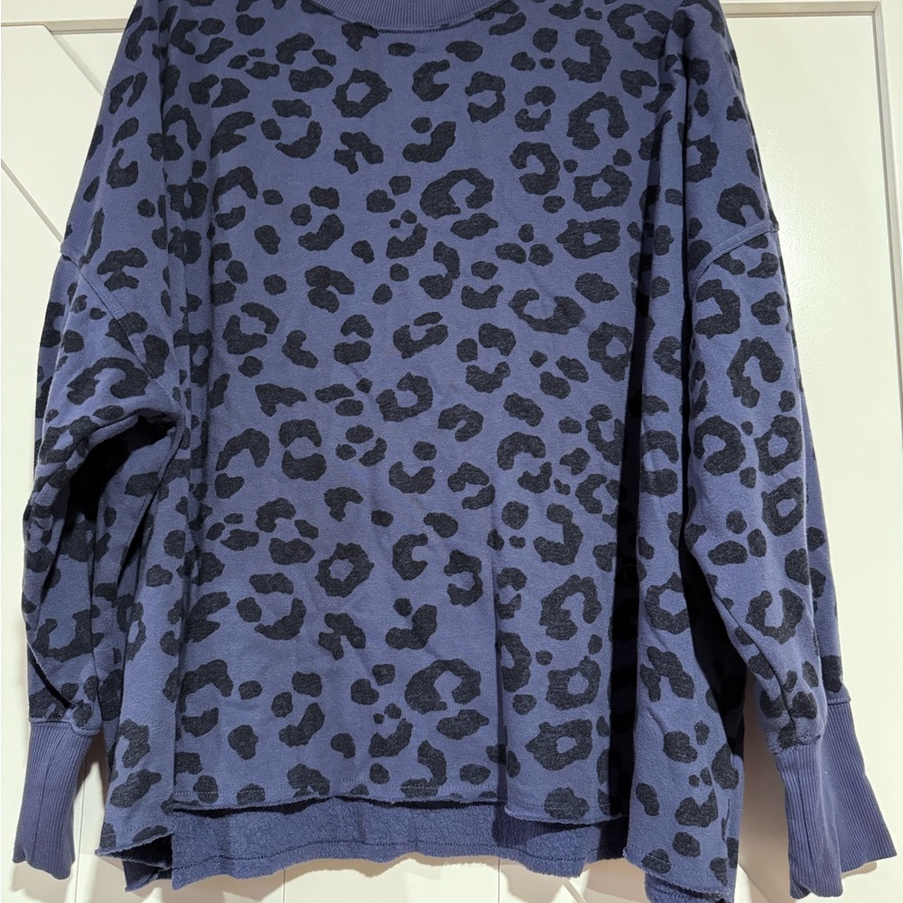 Secret Treasures Blue and Black Leopard Print Crew Neck Sweater